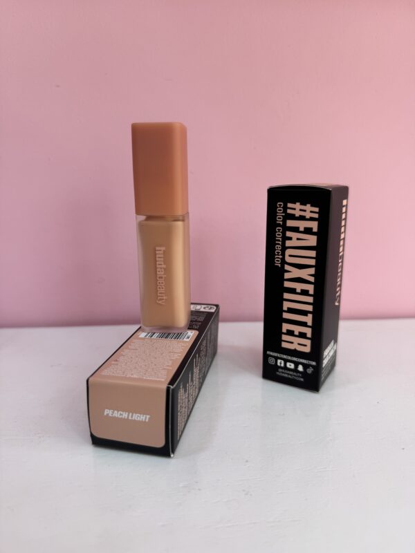Huda Beauty corrector