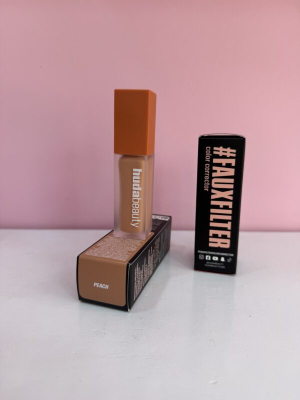 Huda Beauty corrector - Image 2